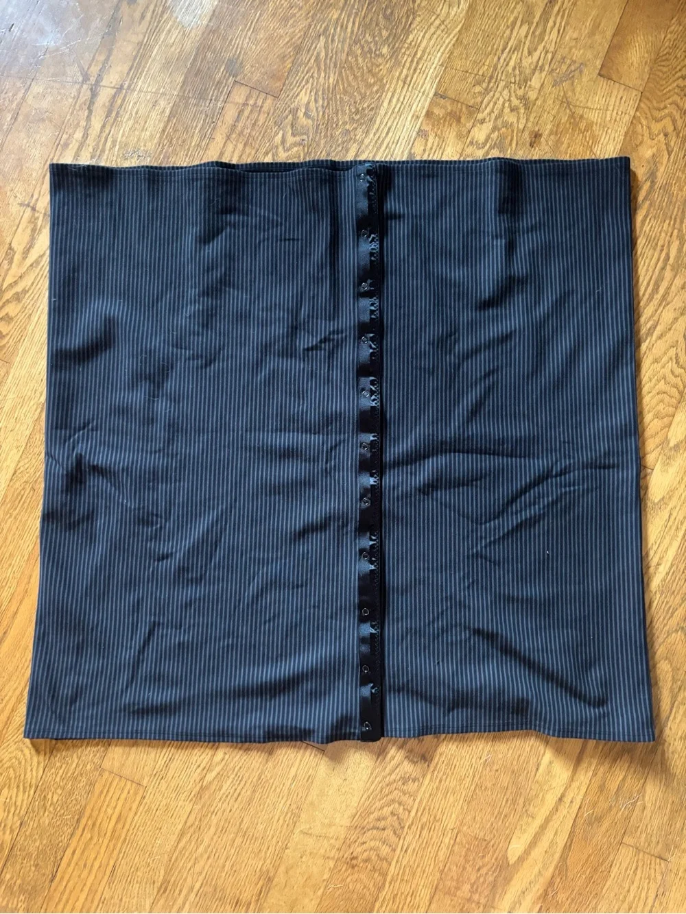 Lululemon Vinyasa Rulu Snaps Multi-function Black/Gray stripped Scarf